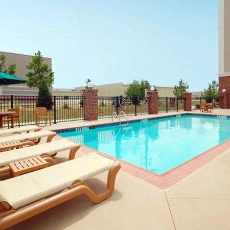 Comfort Suites Airport Luckney Exterior foto